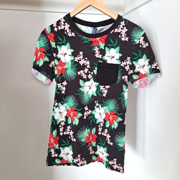 Divided | Colorful tropical floral women's t shirt,front pocket - Picture 3 of 12